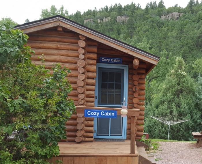 הוט ספרינגס River Falls Lodging -Black Hills, South Dakota מראה חיצוני תמונה