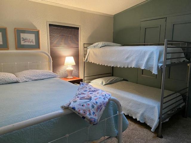 הוט ספרינגס River Falls Lodging -Black Hills, South Dakota מראה חיצוני תמונה